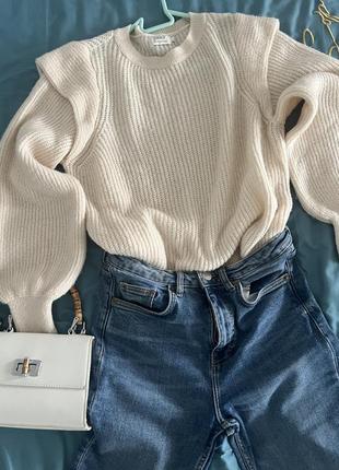 Идеальный молочный свитер, не кусается