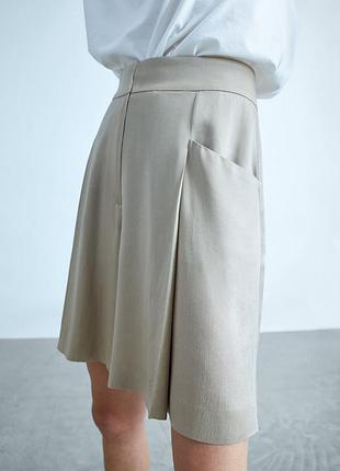 Шикарные сатиновые шорты бермуды с карманами massimo dutti
