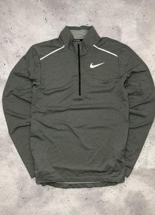 Спортивный лонг слов nike,nike long sleeve