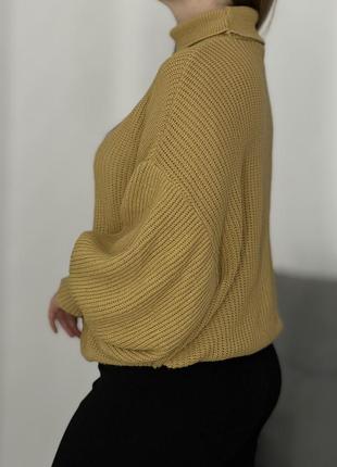 Объемный желтый свитер No709 фото