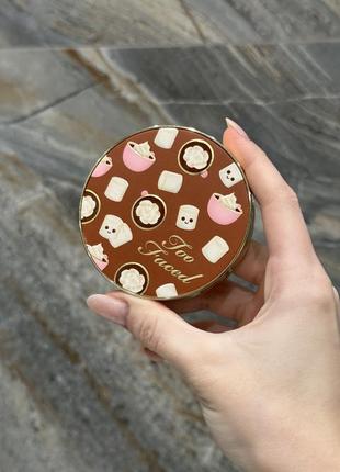 Too faced бронзер