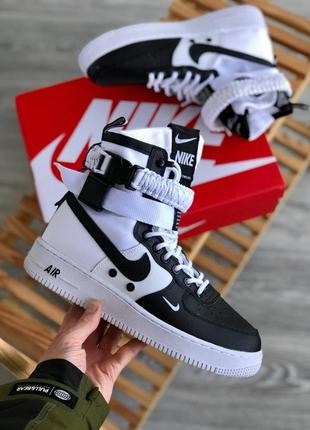 Білі з чорним високі кросівки із стропою та защолкою зверху nike air force 1 sf ботінки з кліпсою sp7 фото