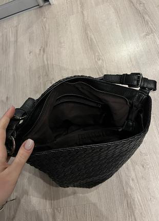 Черная кожаная стильная сумка3 фото