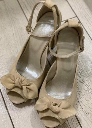 Замшеві туфлі ручної роботи