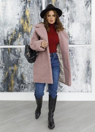 Женское пальто сиреневого цвета из искусственного меха1 фото