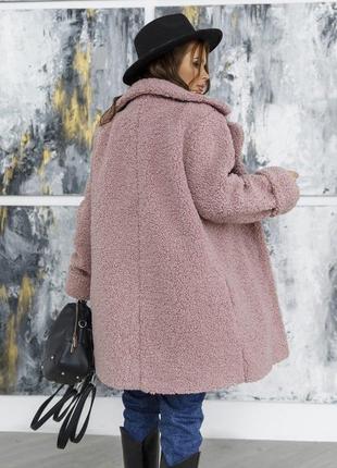 Женское пальто сиреневого цвета из искусственного меха3 фото