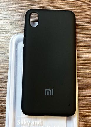 Чохол-накладка на телефон xiaomi redmi 7а чорного кольору