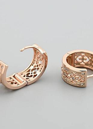 Сережки версаль 42402 розмір 16х8 мм білі фіаніти вага 5.7 г позолота ро