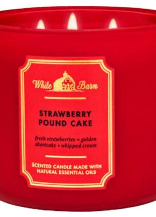 Свеча bath & body works strawberry pound cake scented candle