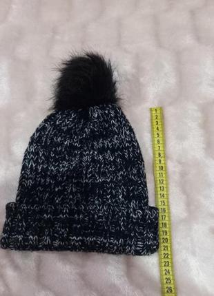 Зимова шапка тепла / чорна шапка з помпоном / зимова шапка жіноча / тепла шапка жіноча3 фото
