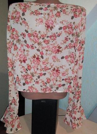 Ніжна блузочка з квітковим принтом2 фото