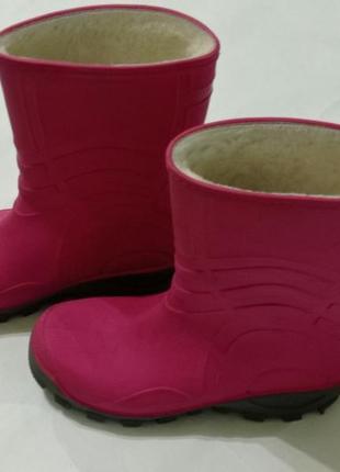 Сапоги резиновые с утиплением по стельке примерно 21 см - 21.5 см