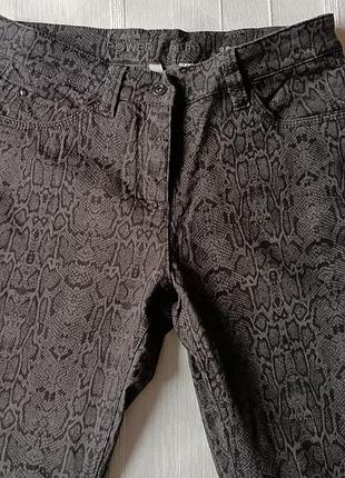 Marco pecci штани скіні зміїний принт