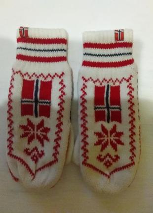 Продам нові рукавички з скандинавським малюнком