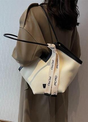 Тренд жіноча сумка біло чорна преміум класу на плече тоут шопер якісна екошкіра3 фото