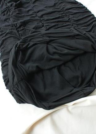 Базовое коктельное клубное платье бандо открытые плечи черная с драпировкой6 фото