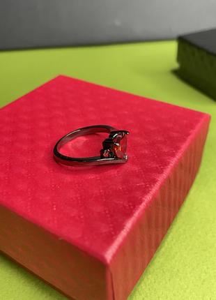 Черное кольцо сердце красный камень новое4 фото