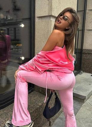 Мягкий плюшевый спортивный костюм с брюками клеш