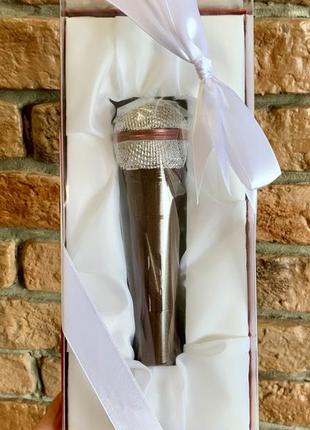 Шоколадний мікрофон 3d в натуральну величину. шоколадний мікрофон в преміальній коробці молочний шоколад. подарунок співачці