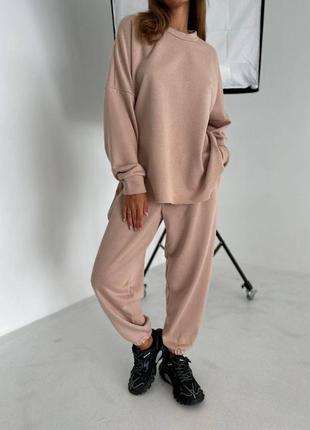 Хітовий жіночий оверсайз костюм світшот і штани стильний комплект вільного крою