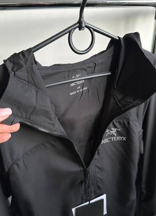 Трендовая мужская ветровки от arcteryx beta lt черного цвета5 фото