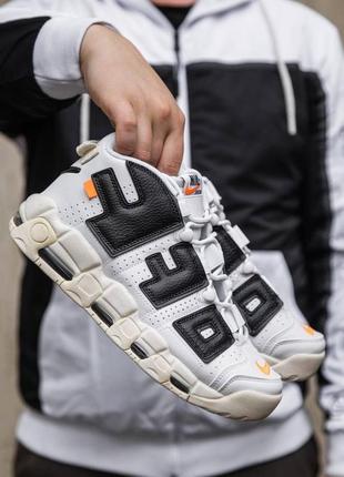 Кросівки які виділяють nike air more uptempo великі буки масивні надписи офф біло чорні