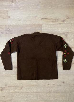 Свитер с вышивкой с вышитыми цветами s коричневый свитерик мягкий4 фото