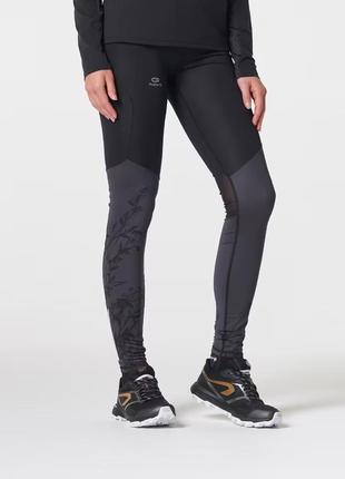 Женские лосины леггинсы тайтсы kalenji trail running tights black/grey/flowers