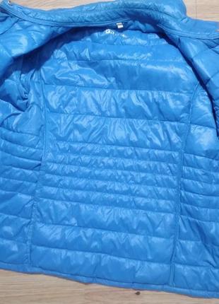 Утепленная женская курточка charles vöegele m
состояние отличное 
утеплитель polydown ( polyester)6 фото