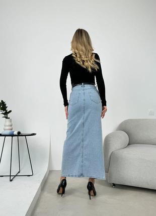 Длинная прямая джинсовая юбка с поясом5 фото