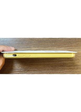 Оригинальный чехол silicone case на iphone 11 желтого цвета2 фото