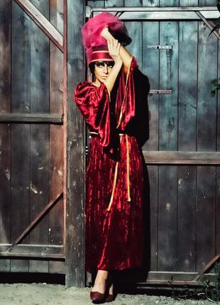 Оксамитове плаття в східному стилі етно розкльошені рукава довге з вуаллю