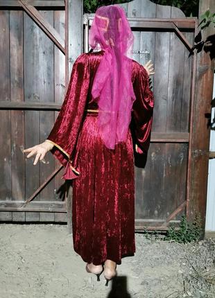 Оксамитове плаття в східному стилі етно розкльошені рукава довге з вуаллю