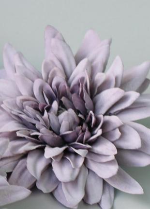 Штучна квітка жоржина, колір фіолетова димка, 11 см. квіти преміум-класу для інтер'єру, декору, фотозони