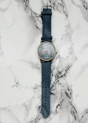 Стильні наручний годинник