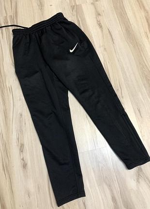 Спортивные штаны nike
