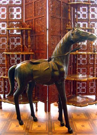 Конь кожа (36")(106х93х26 см)
