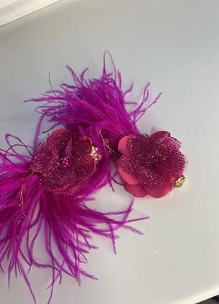 Розовые серьги с перьями7 фото
