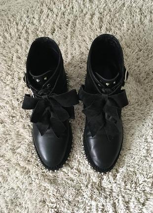 Кожаные ботинки с шипами «ysl»2 фото