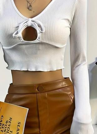 Кофта коротка prettylittlething