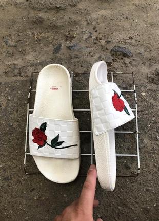 Шлёпанцы vans белые3 фото