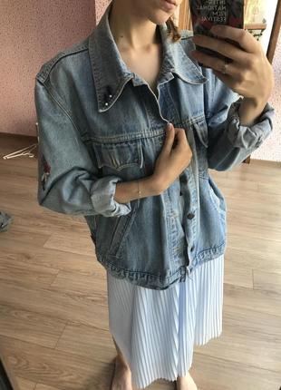 Редкая джинсовая курточка levis с аксессуарами