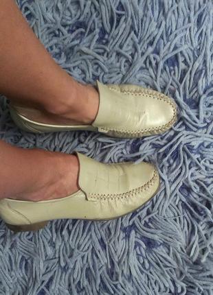 Мокасини