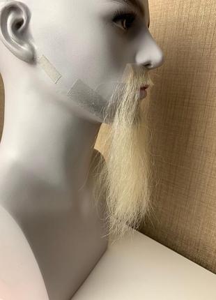 Борода и усы реалистичные белые — накладка на сетке седого цвета постиж, седая борода старика, деда мороза6 фото