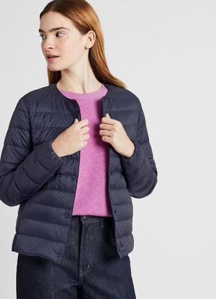 Куртка пуховик uniqlo ультралегкий s темно-синий в мелкий горох