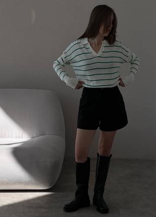 Белая кофта поло в полоску