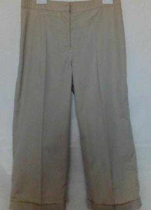 Легкие бежевые классические брюки кюлоты со стрелками и манжетами, calvin klein