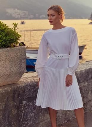 Неймовірна сукня