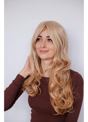 Хвиляста перука блонд меліровка з темними кінчиками1 фото