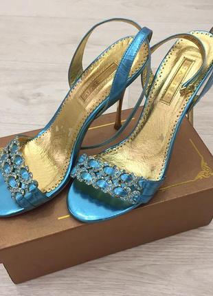 Босоніжки з камінням на шпильці motivi